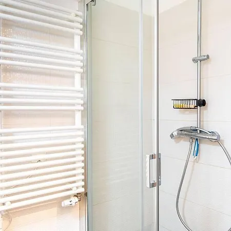 Guestready - Vibrant Duplex Delight Near Park 파리
